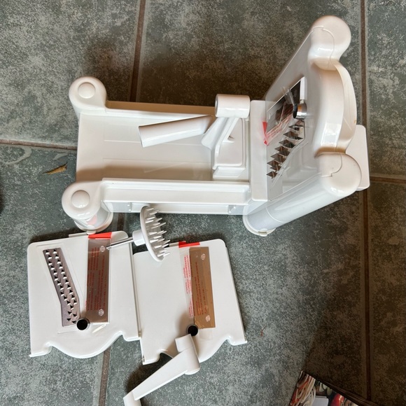 New in box Paderno Spiral Vegetable Slicer - Picture 2 of 2